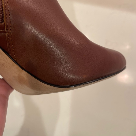 Ann Taylor Leather Tallulah Zip Up Booties in Modern Saddle 3.5 inch Heel - Picture 8 of 16